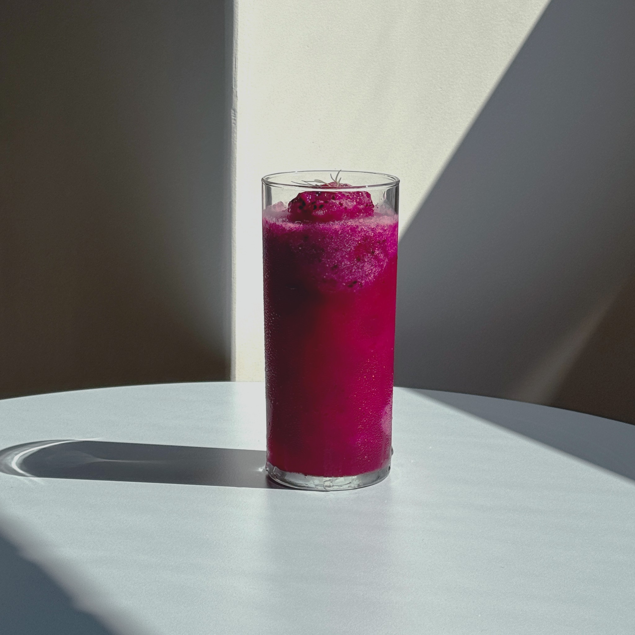 DRAGON FRUIT SMOOTHIE 용과 허브 스무디