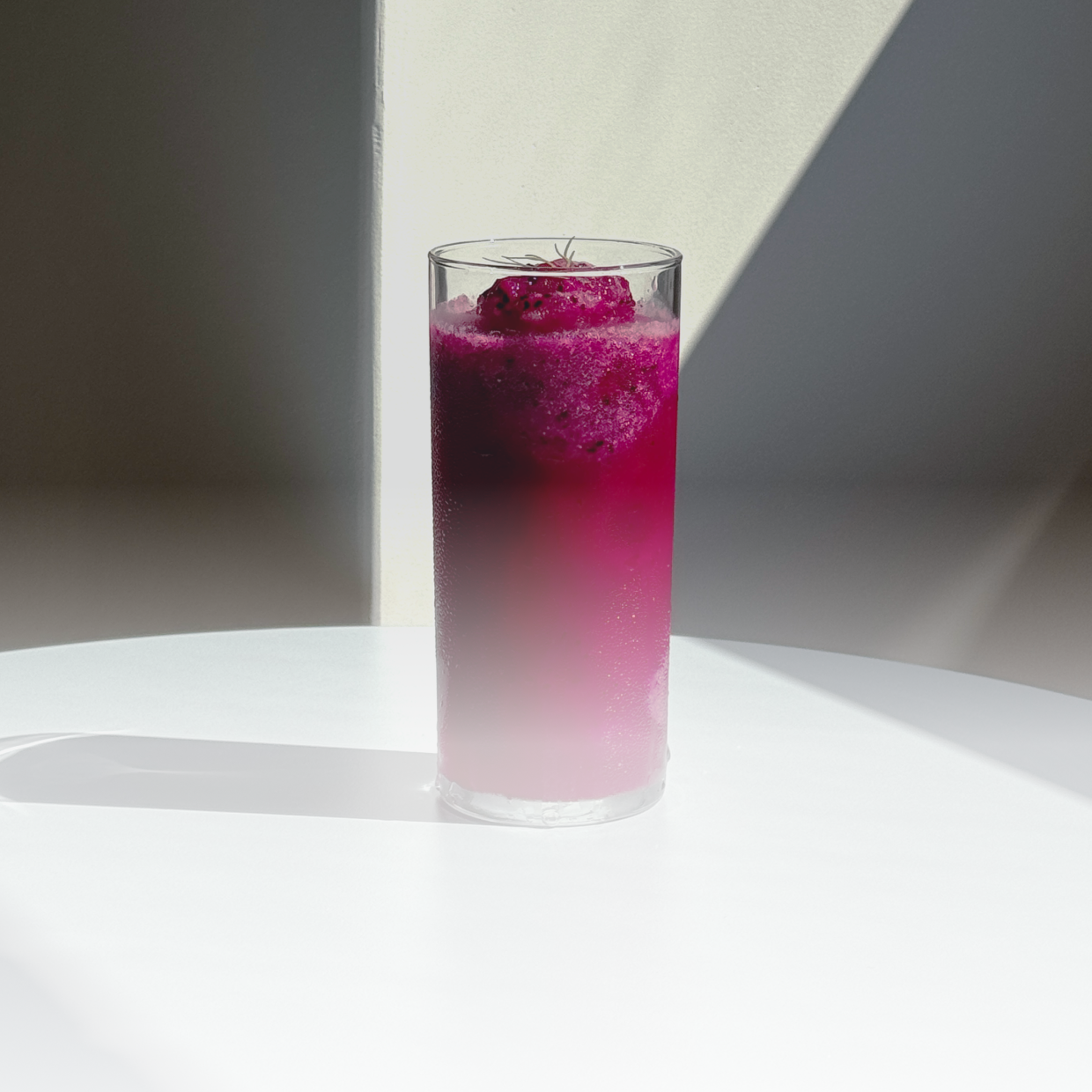 용과 허브 스무디
DRAGON FRUIT SMOOTHIE 
