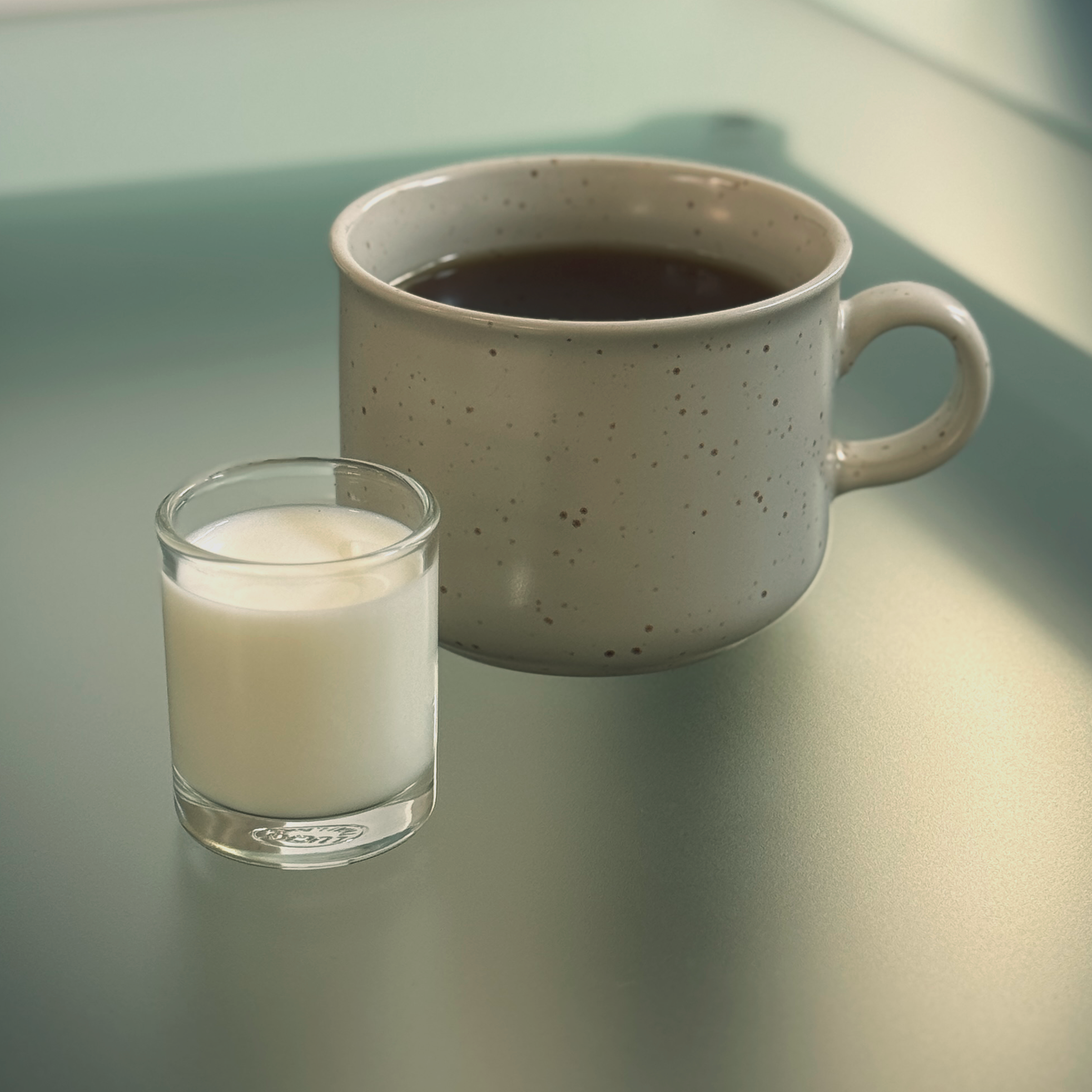 BLACK TEA with milk 영국식 홍차 (+우유)